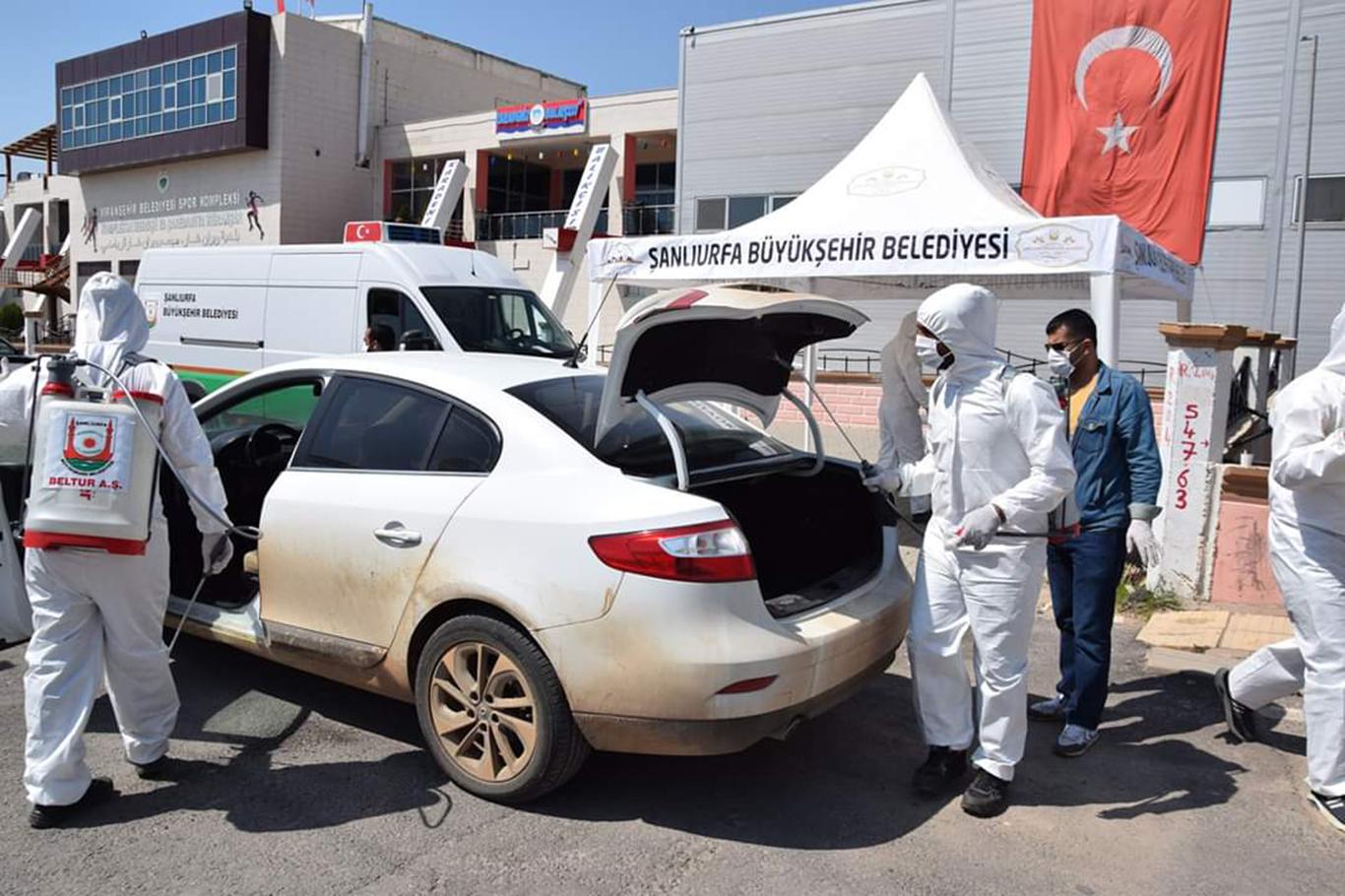 Viranşehir'de araç dezenfekte istasyonu kuruldu